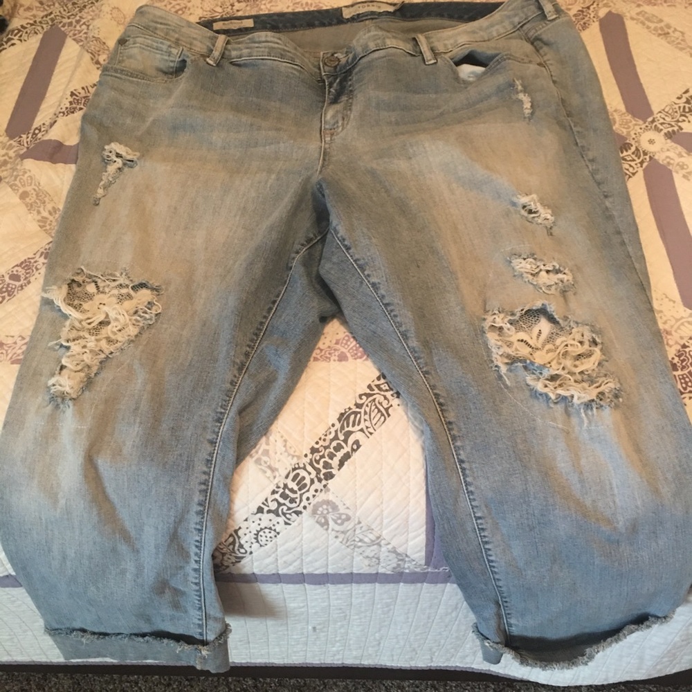 Torrid capris
